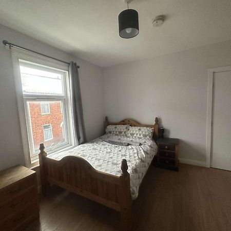 M&B Accommodation Линкольн Экстерьер фото